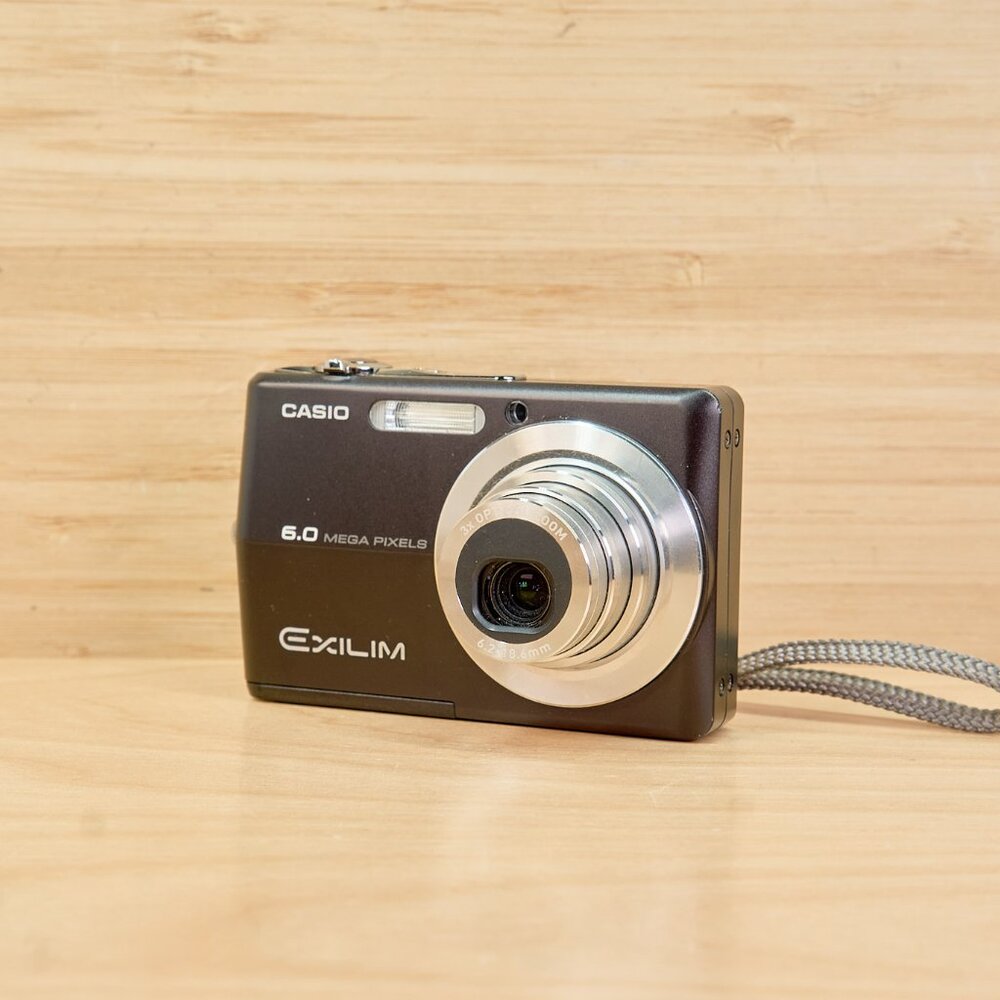 Casio Exilim EX-Z600 Digital Camera Black 6.0MP 3x Zoom BOXED Tested